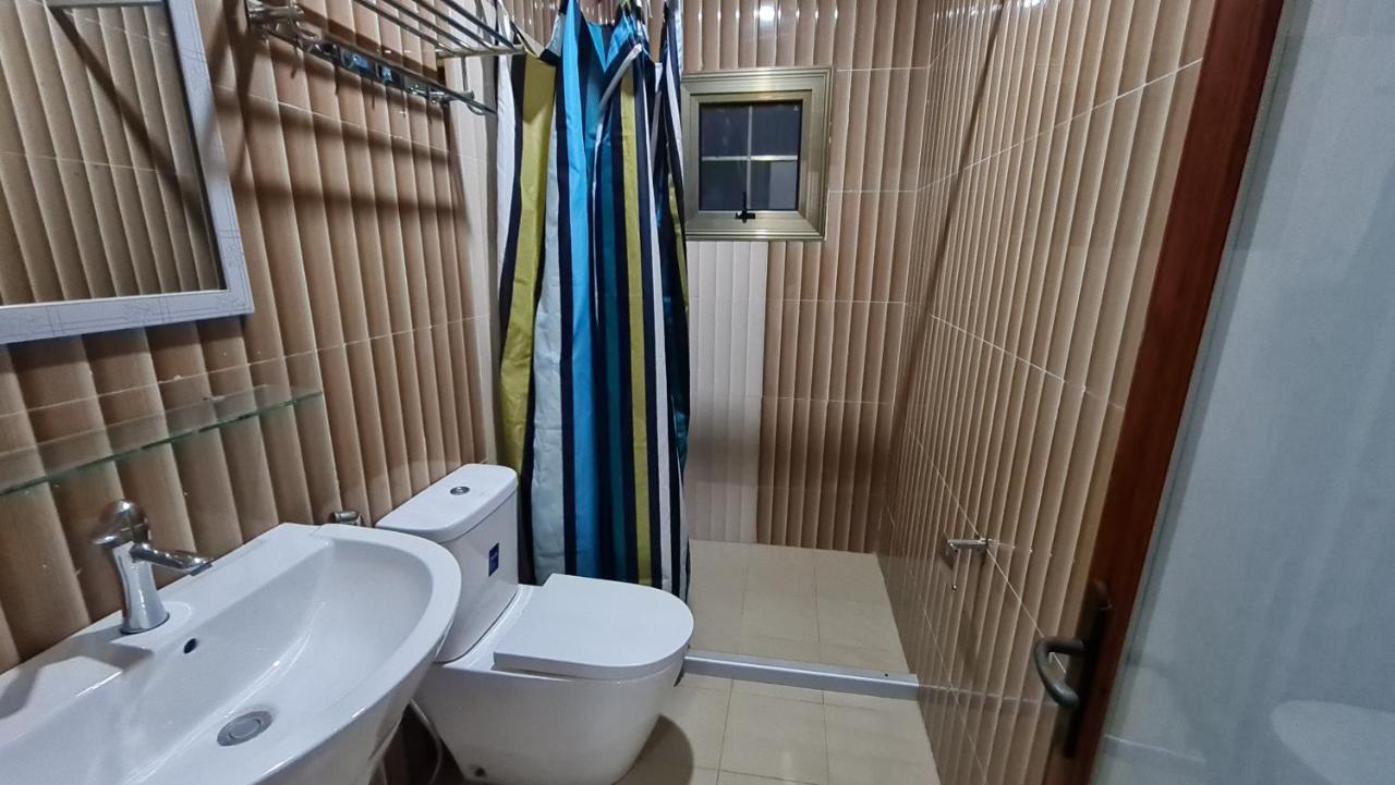 Oasis, Seaside Dakar