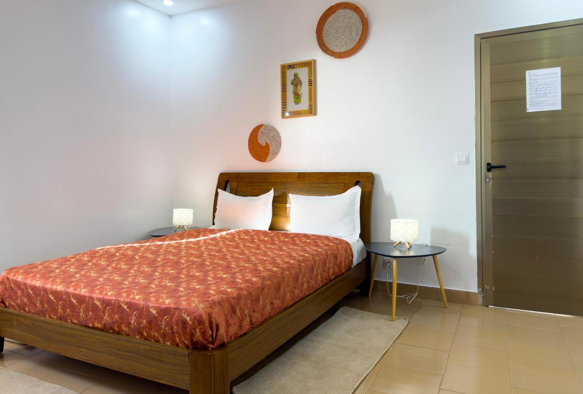 Oasis, Seaside Dakar